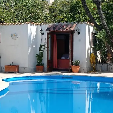 Con Piscina Privata Fronte Villa Santa Marinella
