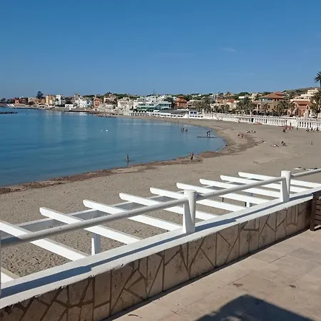 Villa Con Piscina Privata Fronte Santa Marinella
