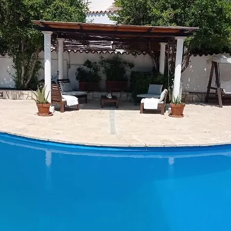 Con Piscina Privata Fronte