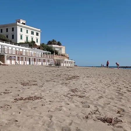Con Piscina Privata Fronte * Santa Marinella