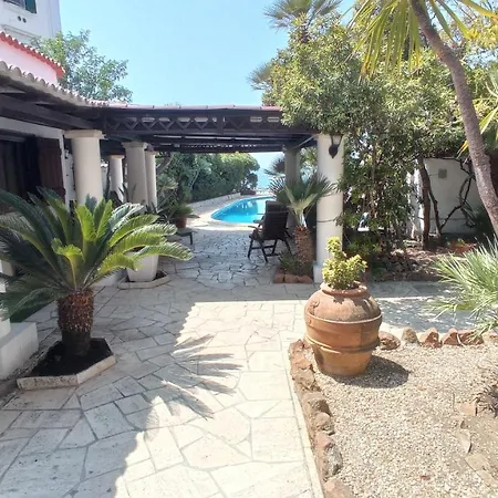 Con Piscina Privata Fronte Villa Santa Marinella
