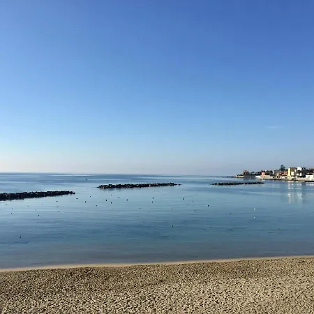 Con Piscina Privata Fronte Villa *
